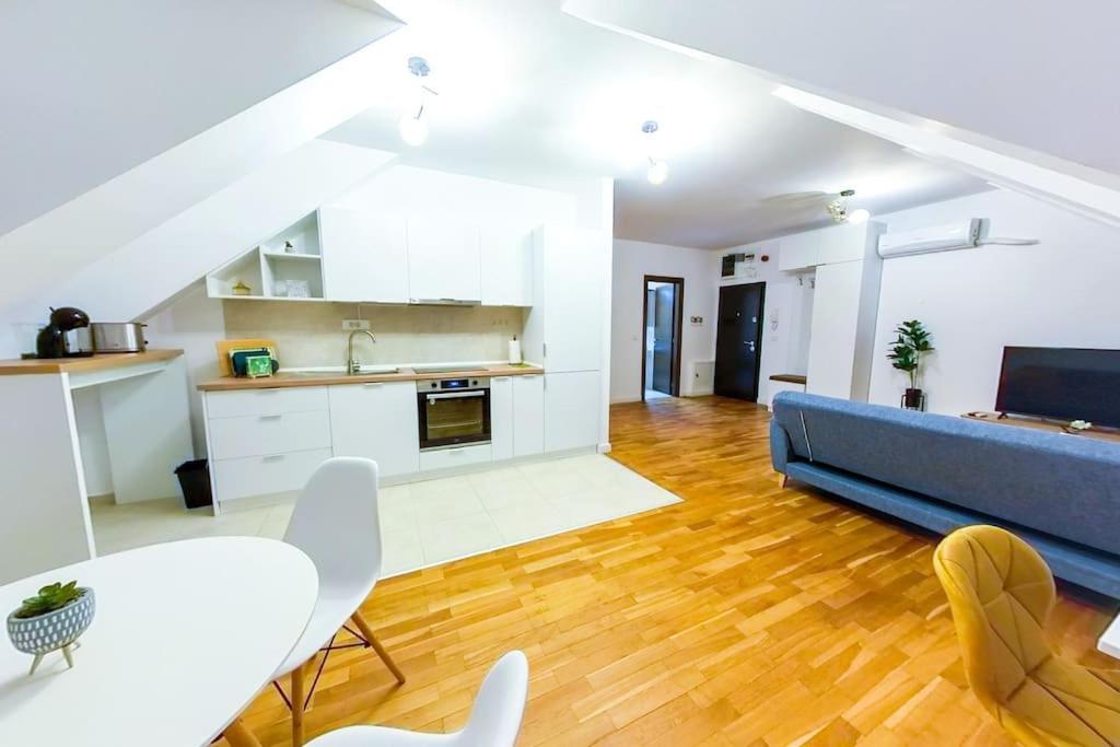Bucharest Central D Apartment ภายนอก รูปภาพ