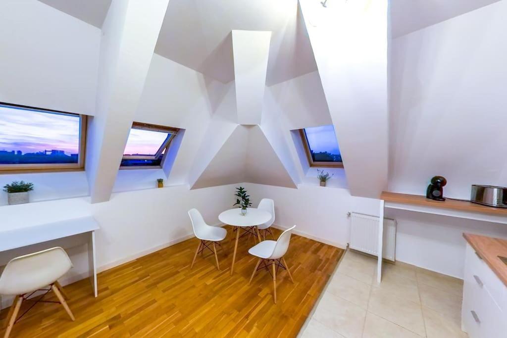 Bucharest Central D Apartment ภายนอก รูปภาพ