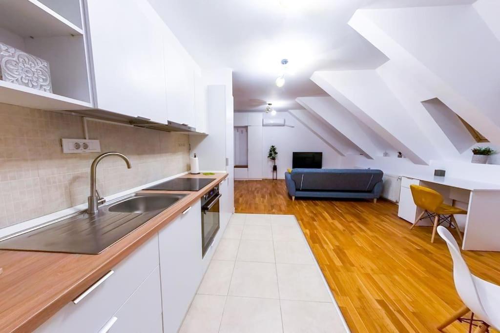 Bucharest Central D Apartment ภายนอก รูปภาพ