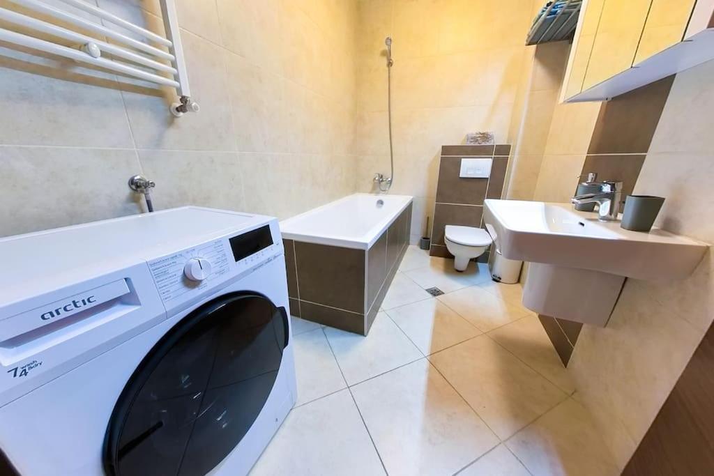 Bucharest Central D Apartment ภายนอก รูปภาพ